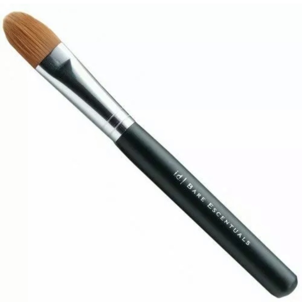 New bareMinerals Maximum Coverage Concealer Brush